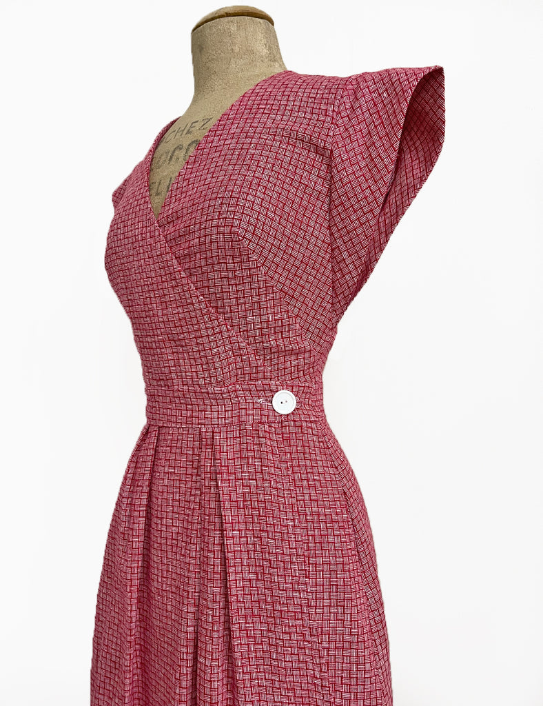 1940s Red Crosshatch Linen Garden Wrap ...